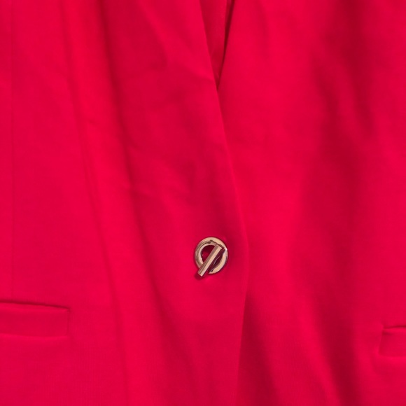 Beautiful ladies Pink Blazer - Picture 3 of 6